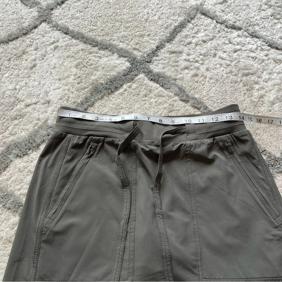 Athleta Chelsea cargo skort army green skirt with built in shorts athletic 4 - Picture 5 of 7